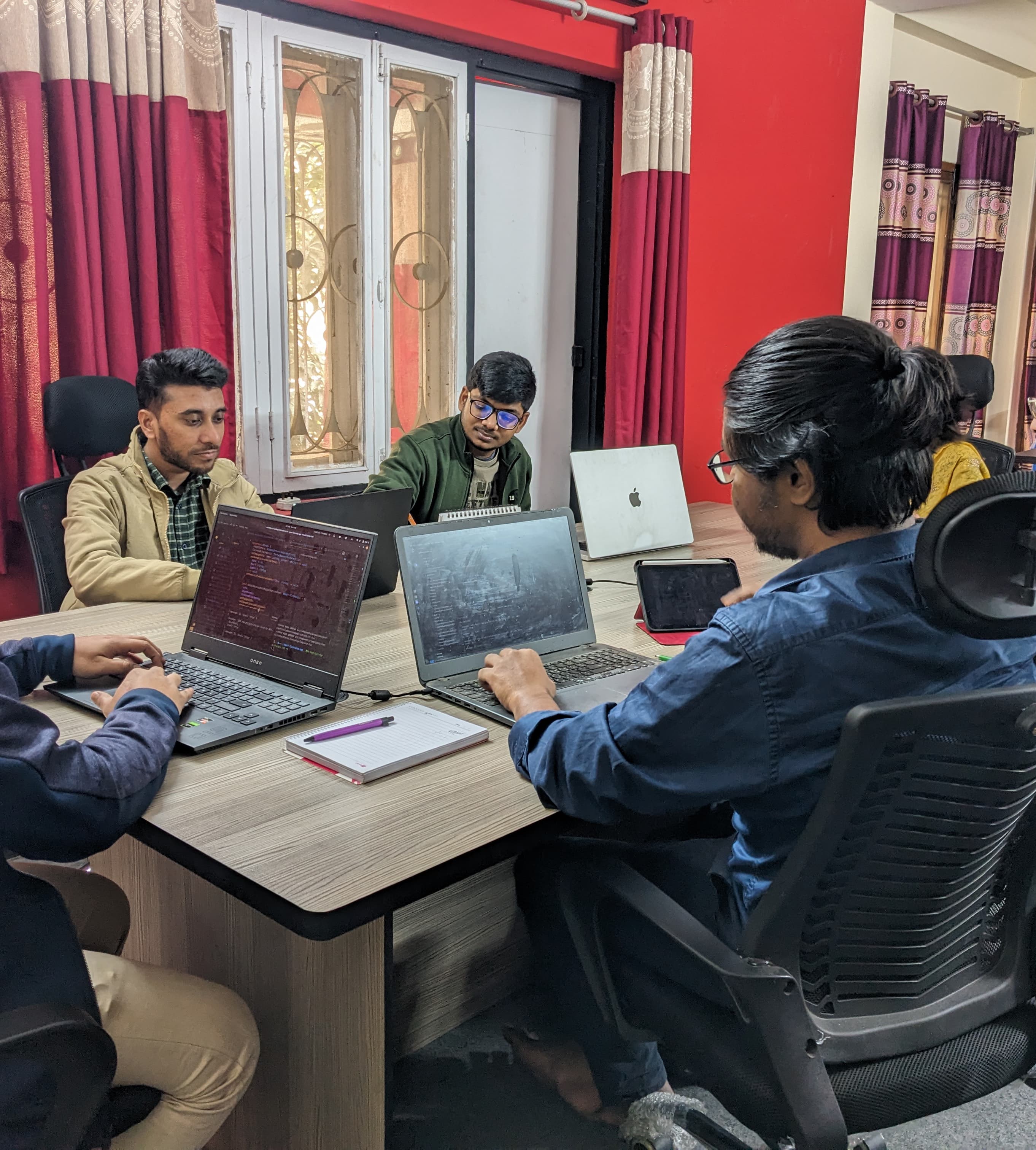 Headless Technologies Ltd